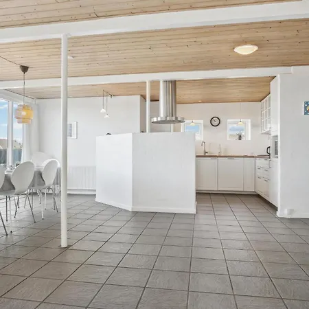 Дом отдыха Three-bedroom In Thisted