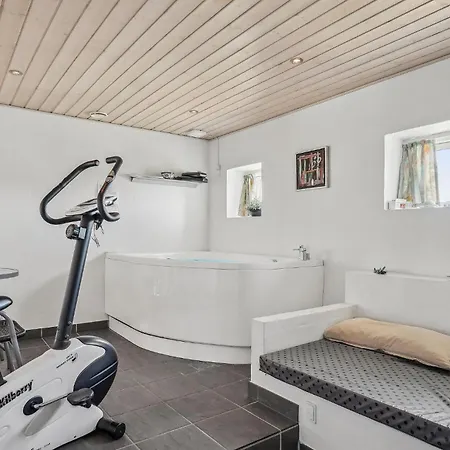 Three-bedroom In Thisted Norre Vorupor