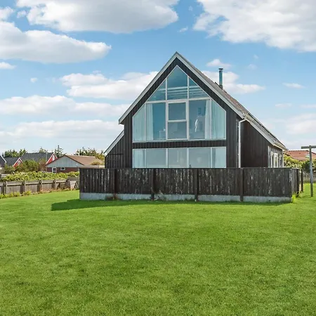 Дом отдыха Three-bedroom In Thisted *